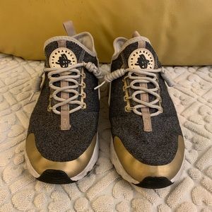 Nike Womens Air Huarache Run Ultra Low Top Sneaker